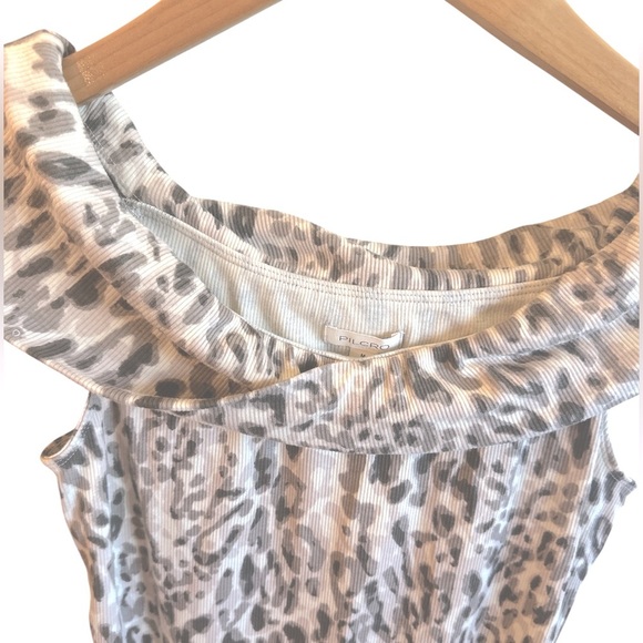 Pilcro Off The Shoulder Twist Rib Top Size Medium Brown Leopard Pattern Stretch - Picture 4 of 11